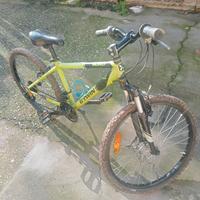 bici MTB con ruote  da 24" 