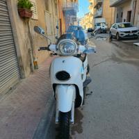 Aprilia Scarabeo 200 anno 2012 colore bianco