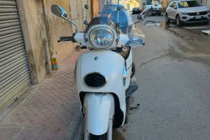 Aprilia Scarabeo 200 anno 2012 colore bianco