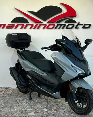 Honda Forza 350 con solo 4200km