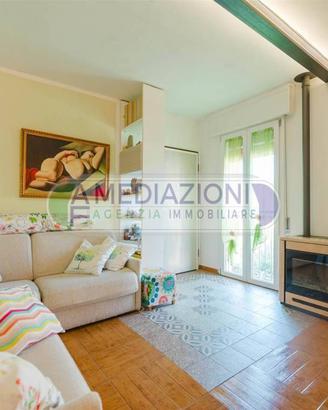 Appartamento di 125 m² con 4 locali e box auto a V