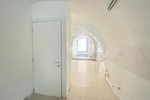 NEGOZIO A SARZANA