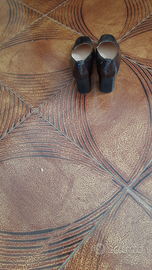 Scarpe di marca in vernice con mezzo tacco robust