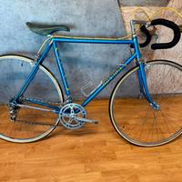 BUSANA ARTIGIANALE D'EPOCA