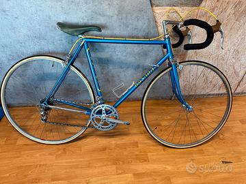 BUSANA ARTIGIANALE D'EPOCA