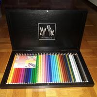 Pastelli Caran d'Ache in scatola di legno 