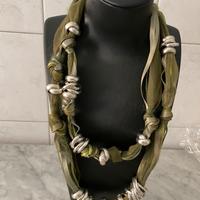 Collana in tessuto e argento