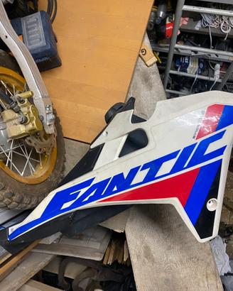 Serbatoio e sella fantic 125 4t