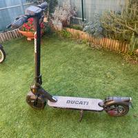 2 Monopattini ducati pro plus 2