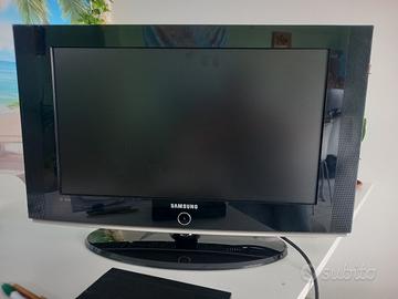 televisore Samsug 26 pollici con decoder 