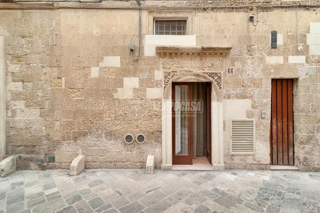 CASA INDIPENDENTE NEL CUORE DEL CENTRO STORICO.