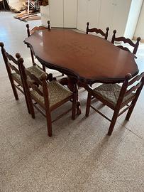 Tavolo in legno con gamba tornita