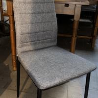 Tavoli e sedie (15 tavoli e 25 sedie)