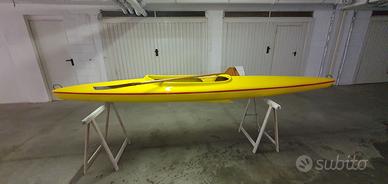 canoa kayak in vetroresina con pagaia