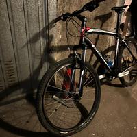 bicicletta mountain bike