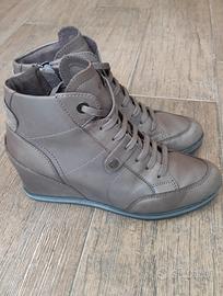 Sneaker con zeppa donna Geox