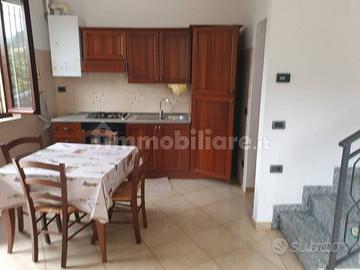 Bilocale arredato su due livelli