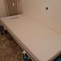 Letto singolo con materasso