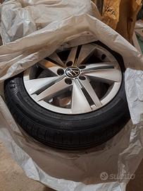 NUOVI pneumatici Good Year e cerchi in lega VW
