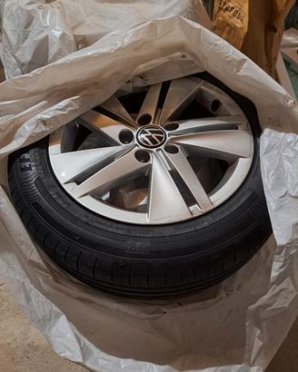 NUOVI pneumatici Good Year e cerchi in lega VW