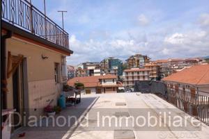 Attico ascensorato con terrazzo ad Acireale centro