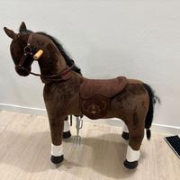 Ponnie Cavalluccio che cammina Ponnie per bambini