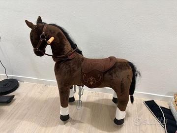 Ponnie Cavalluccio che cammina Ponnie per bambini