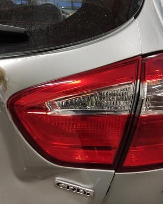 Fanale post dx int KIA RIO del 2013