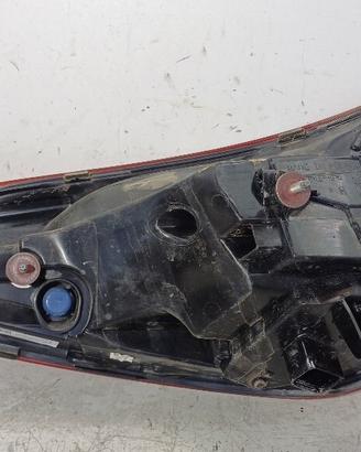 STOP FANALE POSTERIORE DESTRO MERCEDES Classe C W2