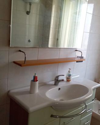 mobile e specchio BAGNO