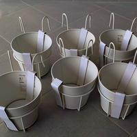 Vasi con ganci per balcone e terrazzi