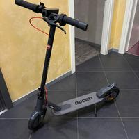 Monopattino Elettrico