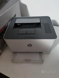 Stampante HP LaserJet 150A a colori