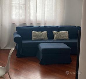 Divano letto Vretstorp ikea + poggiapiedi