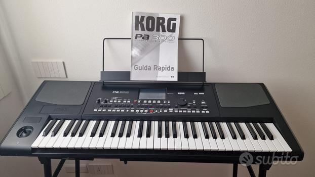 Pianola Korg Pa300 usato  Vicenza