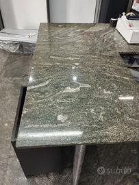 Arredamento per negozio di abbigliamento