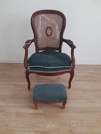 Poltrona d'epoca stile classico con POGGIAPIEDI