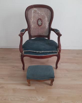 Poltrona d'epoca stile classico con POGGIAPIEDI