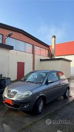 Lancia ypsilon 2006