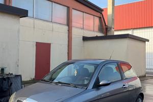 Lancia ypsilon 2006