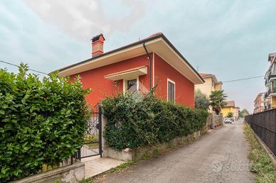 VILLA SINGOLA A CASELLE TORINESE