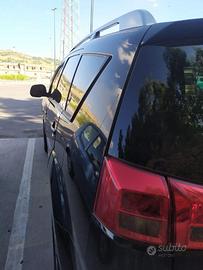 PEUGEOT 4007