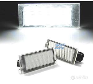 LUCI TARGA A LED RENAULT CLIO MEGANE LAGUNA TWINGO