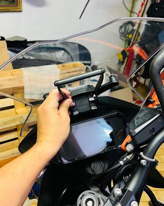 Supporto traversino GPS e telefono GIVI