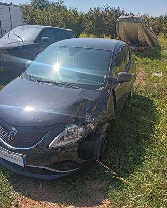 Lancia Ypsilon 1.2 69 CV 5 porte Silver
