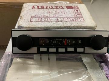 Radio AUTOVOX RA 334 x auto anni 60.