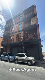 Immobile di 137 m² a Bronte