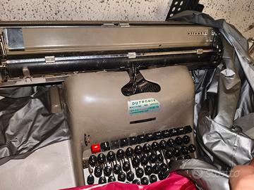Macchina da scrivere  Olivetti Lexikon 80