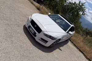 jaguar xe rwd sport