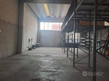 Capannone a Bareggio, via Gran Sasso, 1 locali